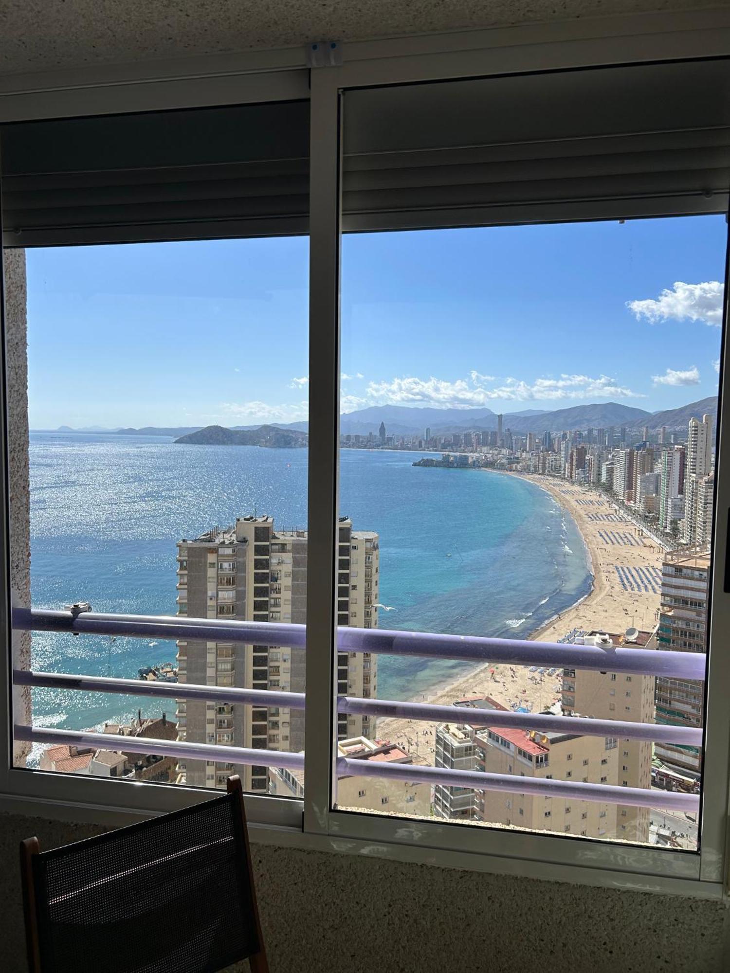 Apartamento Con Preciosas Vistas Y Piscina Бенідорм Екстер'єр фото